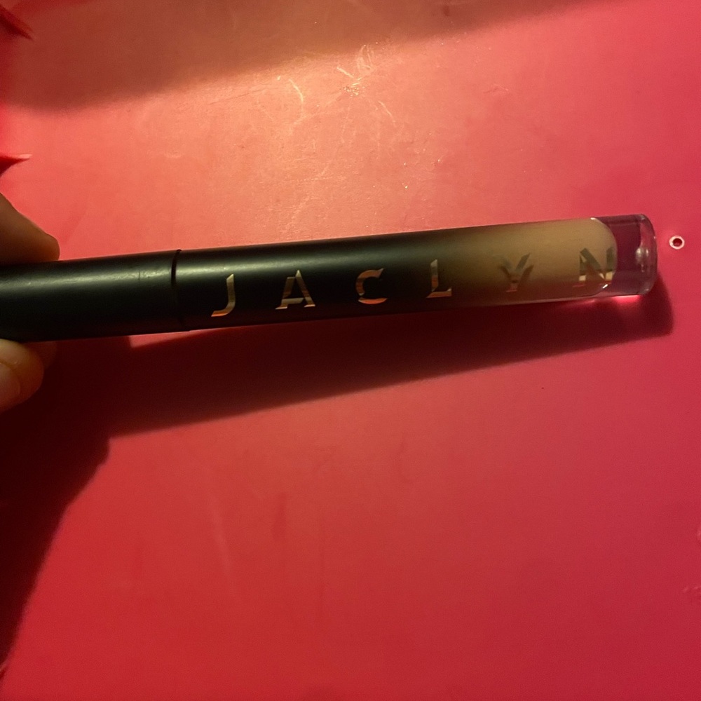 Jaclyn Poutspoken Liquid Lipstick